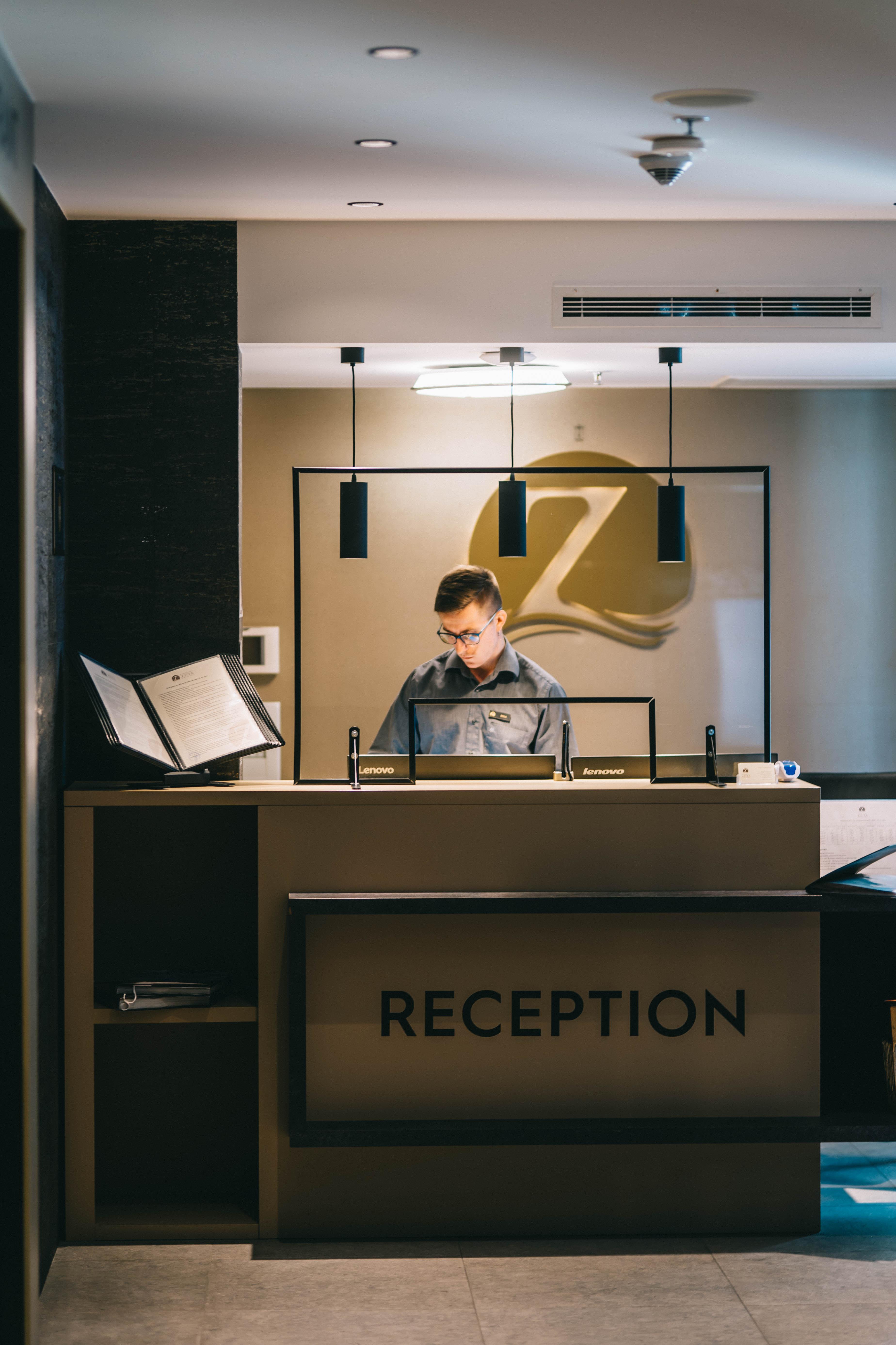 Zeta Hotel 4*