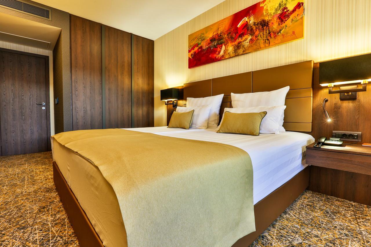 Zeta Hotel 4*