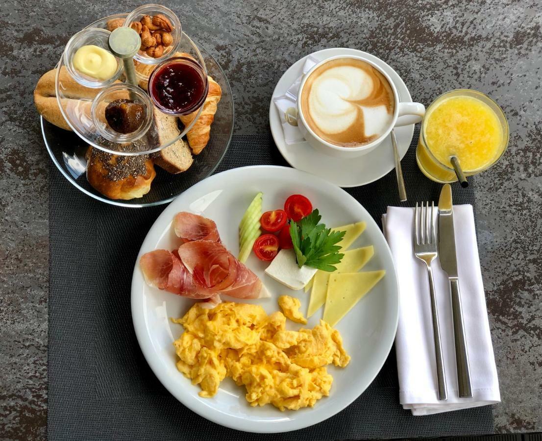 Zeta Hotel 4*